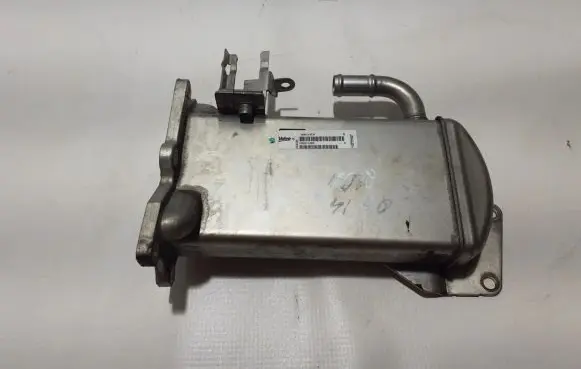 Audi Q5 SQ5 EGR valve cooler V29041282