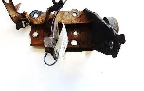 Toyota Yaris Engine mounting bracket 