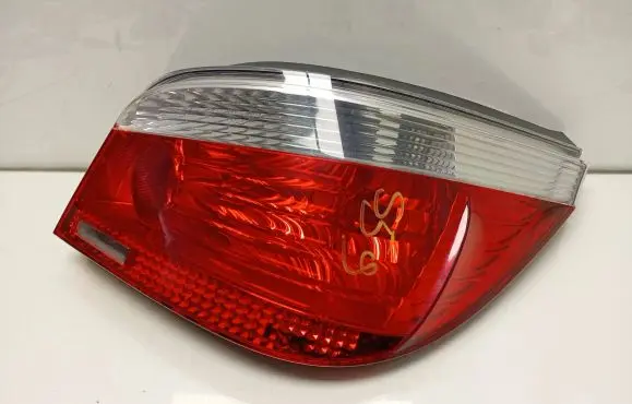 BMW 5 E60 E61 Rear/tail lights 6910768 008679067 675796