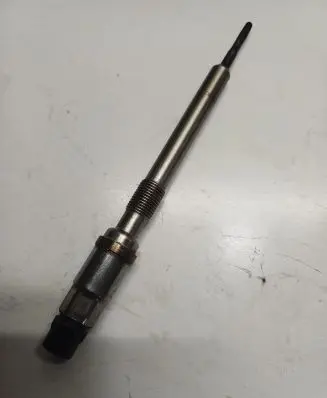 Volkswagen PASSAT B8 Glow plug 03L905061G