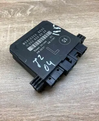 Mercedes-Benz C W203 Door control unit/module 2038206526 351369
