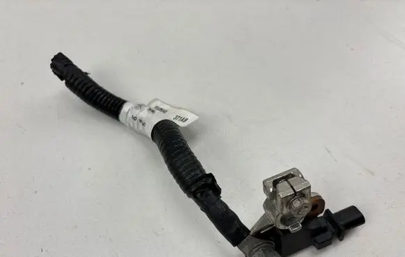 Chrysler Pacifica Positive cable (battery) P68238371AB 371AB TB26S03386068