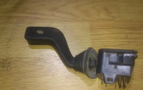 Opel Corsa B Indicator stalk 90228194