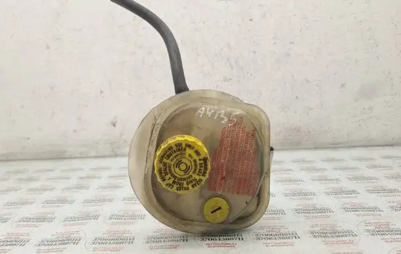 Audi A4 S4 B5 8D Brake fluid reservoir 4B0611301D