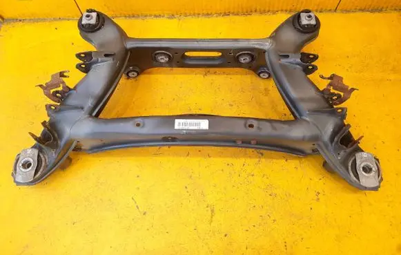 Mercedes-Benz C AMG W204 Rear subframe 