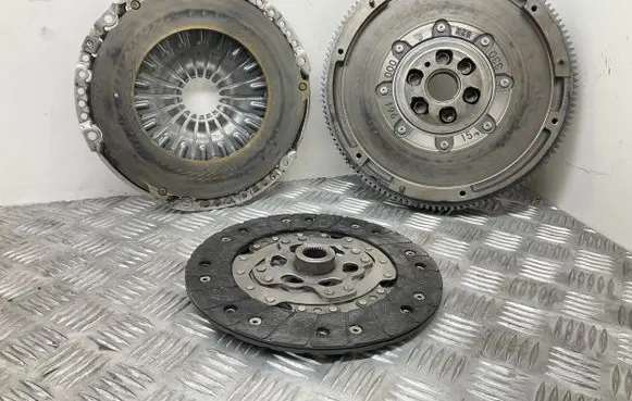 Audi A3 S3 8V Clutch set kit 3082002038 1864001694 2294001360