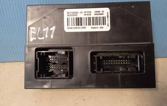 Citroen C4 I Picasso Air conditioning/heating control unit 9677334580