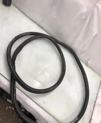 Opel Grandland X Front door rubber seal 9811537480