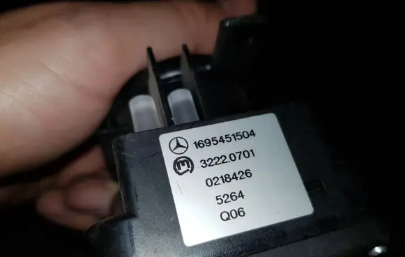 Mercedes-Benz A W169 Light switch A1695451504 1695451504