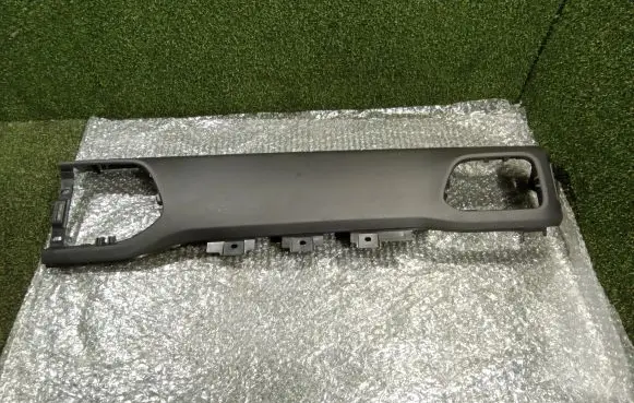Renault Master III Dashboard glove box trim 682116715R