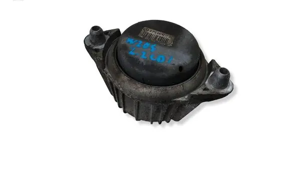Mercedes-Benz C W204 Engine mount bracket A2122404217
