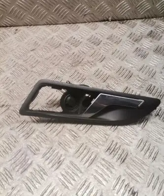 Skoda Octavia Mk2 (1Z) Front door interior handle 1z0837247