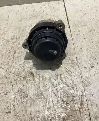 BMW X3 G01 Engine mount bracket 2680484 045028027