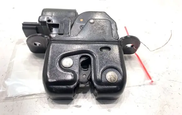 Renault Megane III Tailgate exterior lock 846300003R