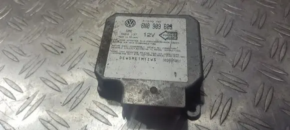 Volkswagen Golf III Airbag control unit/module 6n0909603 5wk4137