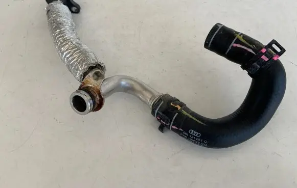 Audi Q5 SQ5 Engine coolant pipe/hose 06N121497A 06L121051C