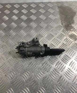 Volkswagen PASSAT B5.5 Ignition lock 4B0905851G