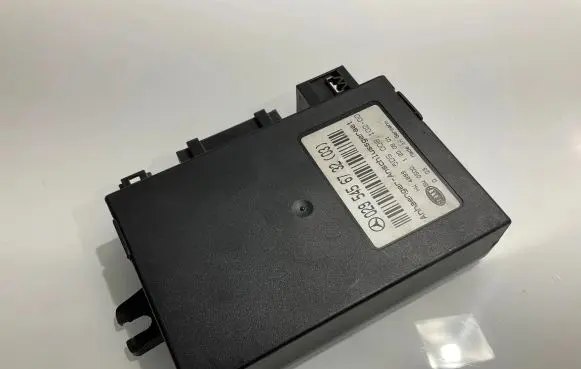 Mercedes-Benz C W203 Tow bar trailer control unit/module 0295456732 5DS00810200 5DS00810204