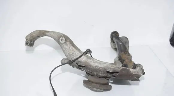 Front wheel hub