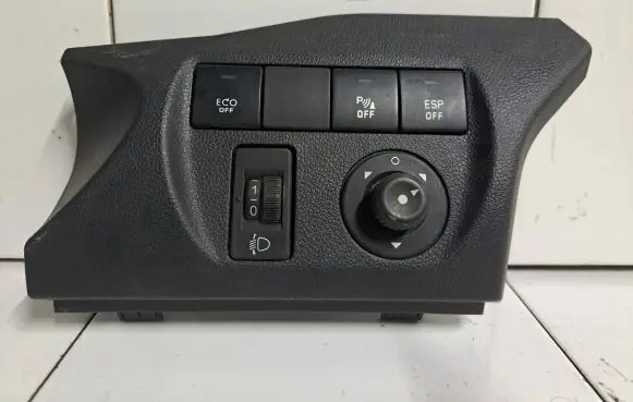 Citroen Berlingo Other switches/knobs/shifts 04157T06 65117345