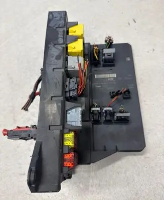Mercedes-Benz Sprinter W906 Fuse module A9069006303 A9069017501