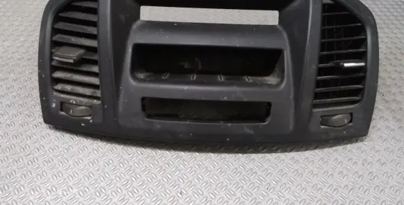 Opel Insignia A Dash center air vent grill 13274792