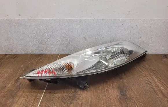 Nissan Juke I F15 Front indicator light