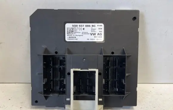 Volkswagen PASSAT B8 Comfort/convenience module 5Q0937086BC