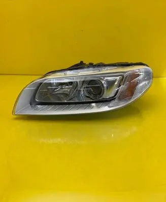 Volvo XC70 Headlight/headlamp 31420013