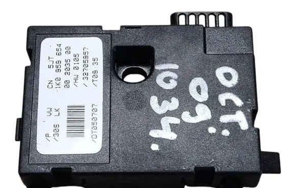 Skoda Octavia Mk2 (1Z) Steering angle sensor 1K0959654