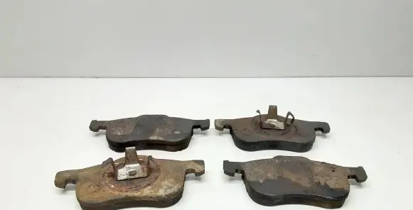 Volvo V70 Brake pads (front) 