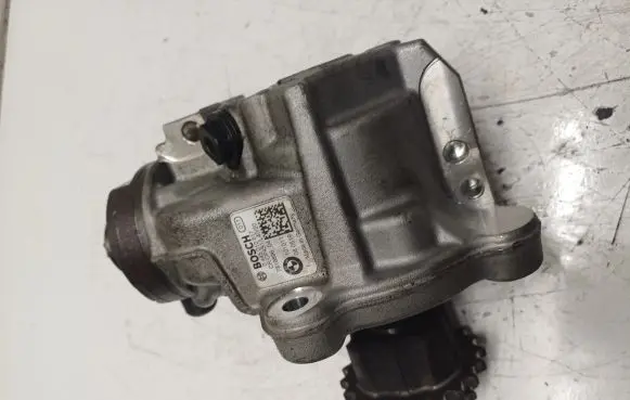 BMW 1 E82 E88 Fuel injection high pressure pump 0445010517