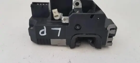 Opel Vectra B Front door lock 24414110
