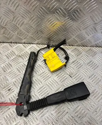 Renault Megane III Rear seatbelt DOBMW1E873E90 9119541