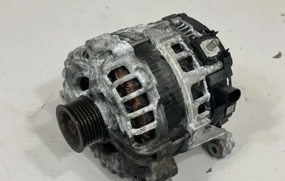 BMW 5 G30 G31 Generator/alternator 8575059 8587940