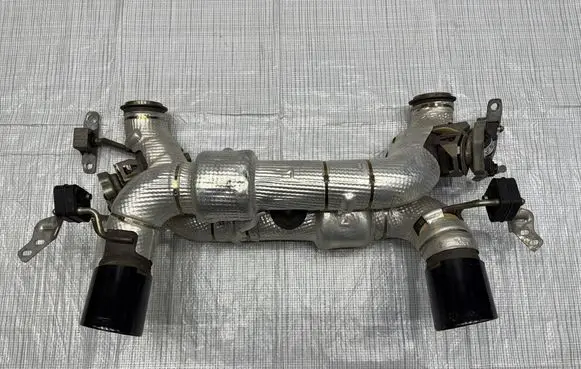 Maserati MC20 Rear muffler/silencer tail pipe 670214545
