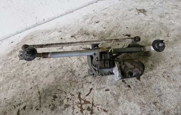 Opel Corsa C Front wiper linkage and motor