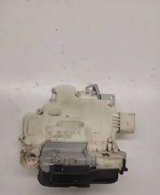 Audi A4 S4 B7 8E 8H Front door lock 8E2837016AA