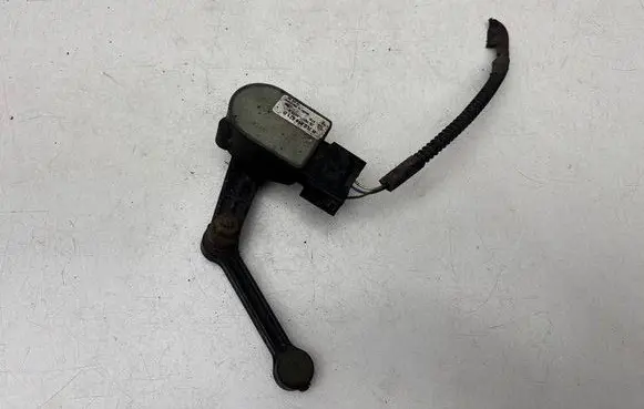 Audi Q7 4L Headlight/headlamp level sensor 7L0616213D