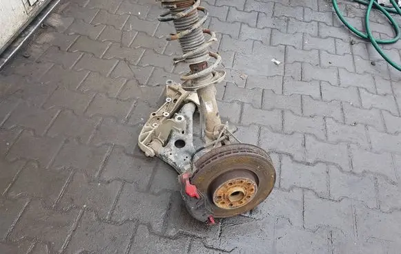 Skoda Octavia Mk2 (1Z) Front wheel hub spindle knuckle 