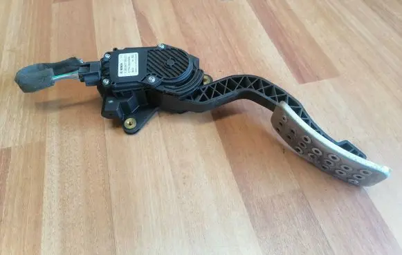 Renault Laguna III Accelerator throttle pedal 180020039R 0280B01092 0280B0109201
