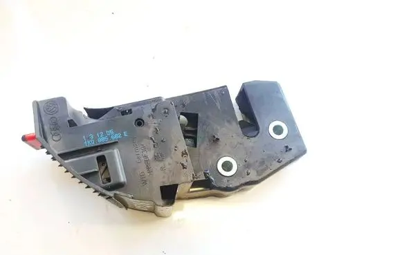 Skoda Octavia Mk2 (1Z) Seat back rest lock catch 1k0885682e