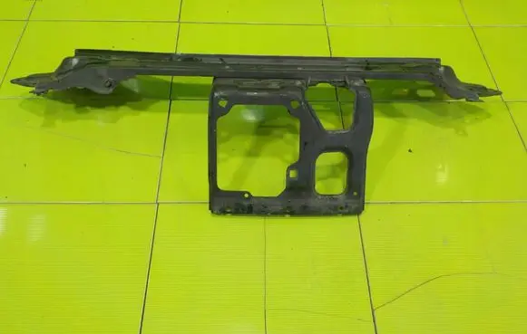 Mercedes-Benz CLS C219 Radiator support slam panel 