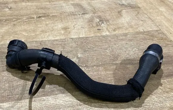 Jaguar F-Pace Coolant radiator M8A28063BB