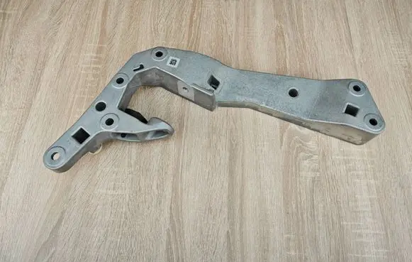 BMW 4 G22 G23 G24 G26 Gearbox mounting bracket 9485312