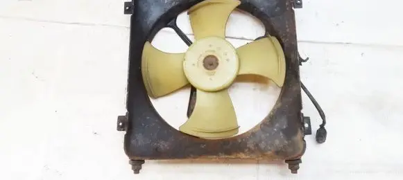 Honda Civic Radiator cooling fan shroud