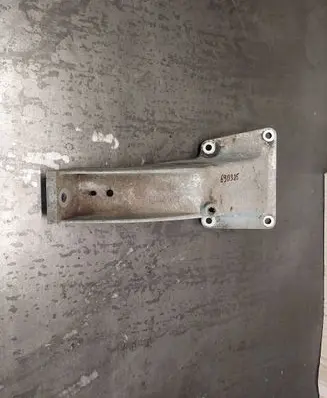 BMW 5 E39 Engine mounting bracket 1092973 22111092973
