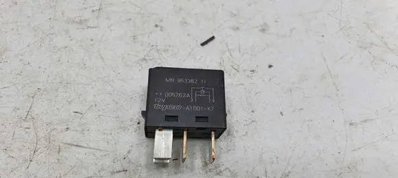 Mitsubishi Space Star Other relay MB95338211