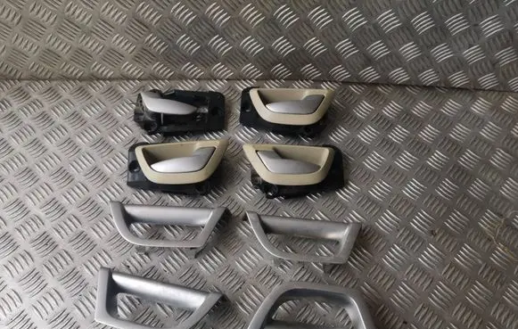 Volvo XC90 Front door interior handle 8650070 8650071 08626602