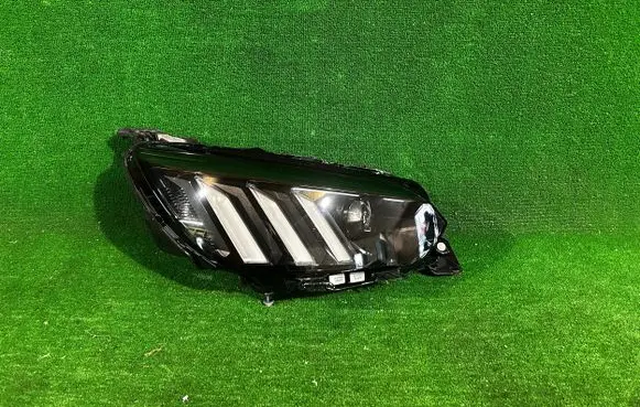 Peugeot 208 Headlight/headlamp 9850177480